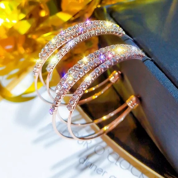 ¥NEW 18K Gold Plated Diamond Circle Hoop Earrings - Picture 2 of 7